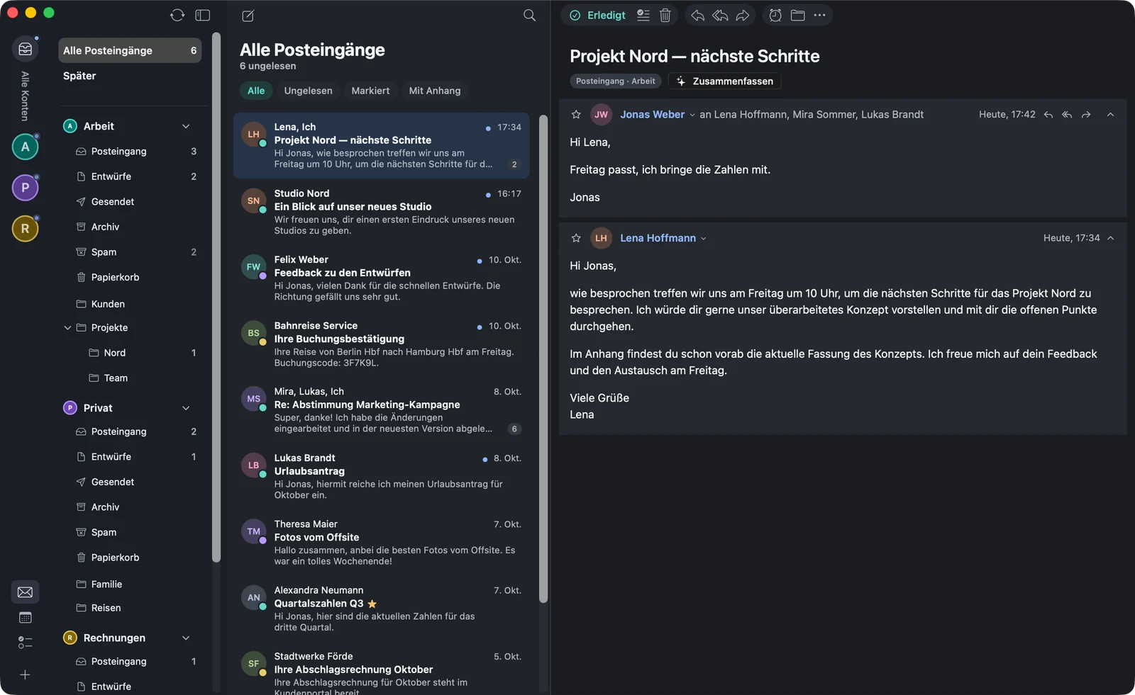 Das Hauptfenster von warfta: links die dunkle Seitenleiste mit Kontospalte und Ordnern, in der Mitte die Mailliste, rechts der Lesebereich mit einer geöffneten Mail.